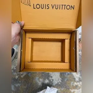 Louis Vuitton | Other | Euc Size Small Louis Vuitton